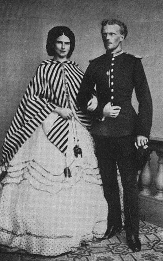 Rare Portrait Photos of Empress Elisabeth of Austria in the 19th Century vintage everyday