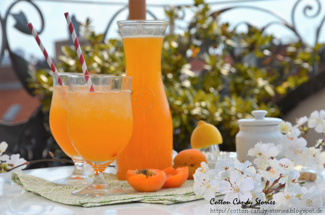 Selbstgemachte Aprikosen Limonade mit Orangenblütenwasser