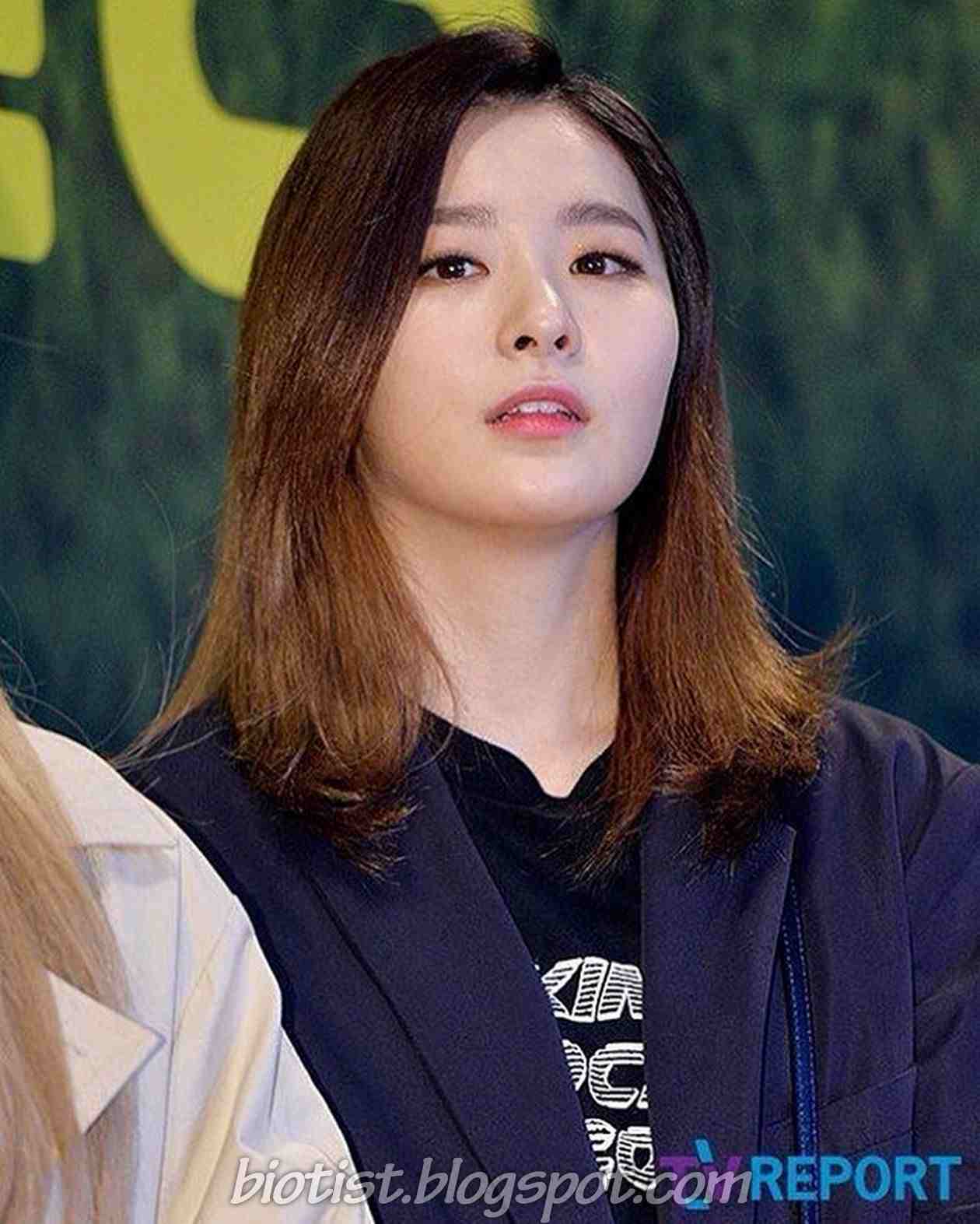 Seulgi (Red Velvet) Profile, Photos, Fact, Bio and More Biotist