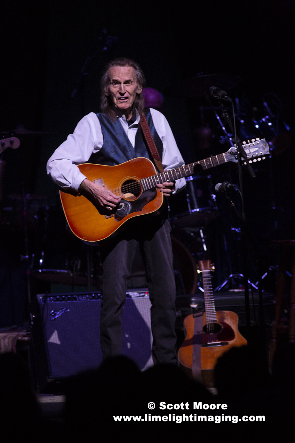 Covering The Limelight In Atx Classic Folk Rock From Gordon Lightfoot