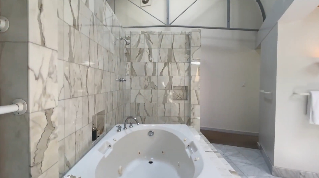 27 Interior Design Photos vs. 507 Sausalito Blvd, Sausalito, CA Luxury Home Tour