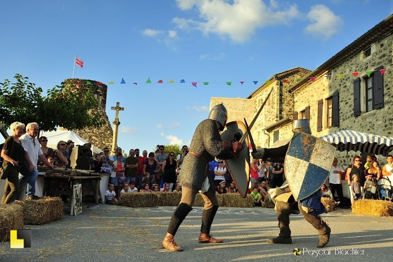 fete medievale de saint vincent de barres 2016 photo Pascal Blachier