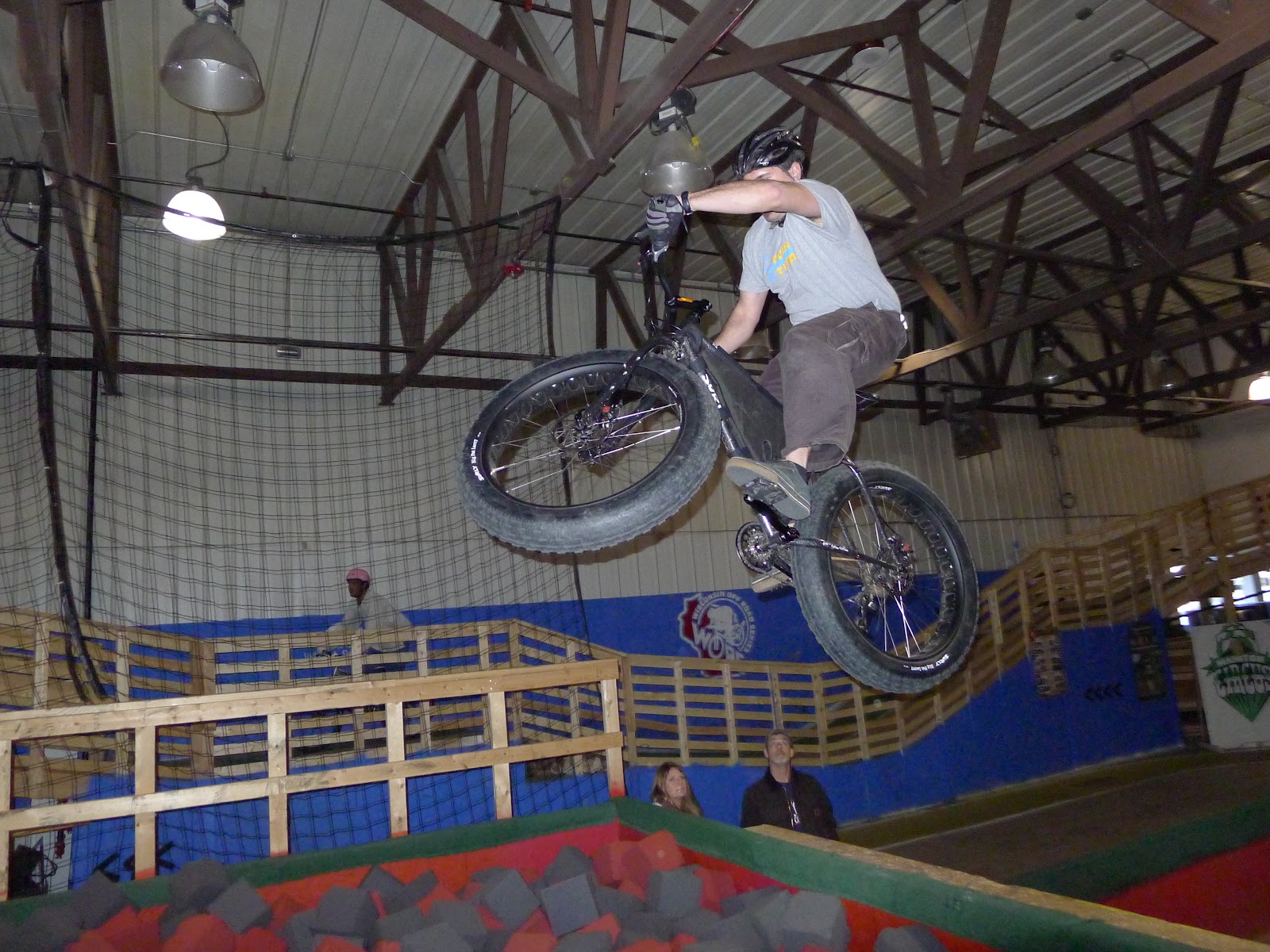 " FULL ON " Ray's Indoor MTB Park