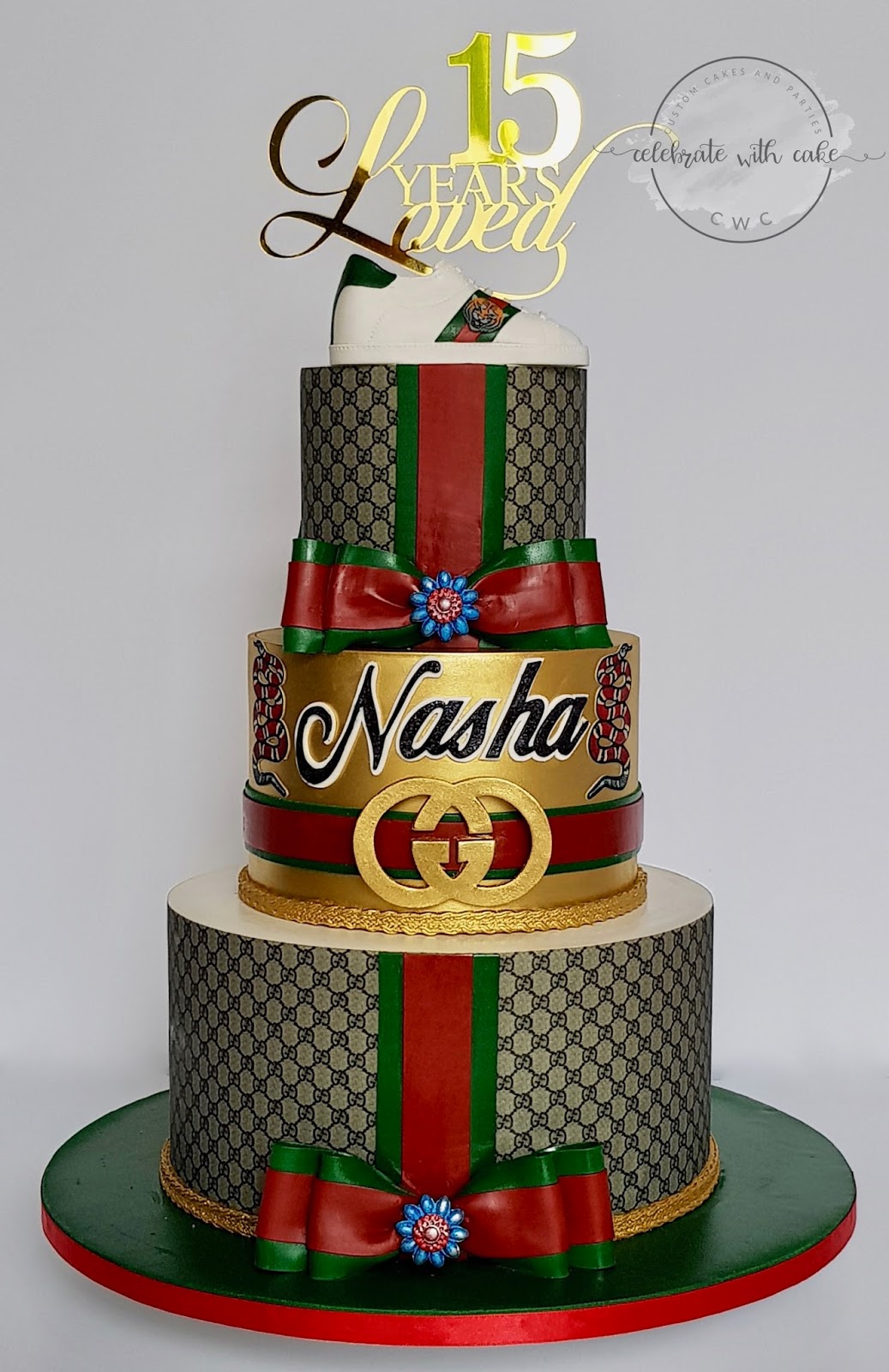 Celebrate with Cake! Hypebeast Gucci 3 Tiers Cake Celebrate with Cake! Hypebeast Gucci 3 Tiers Cake