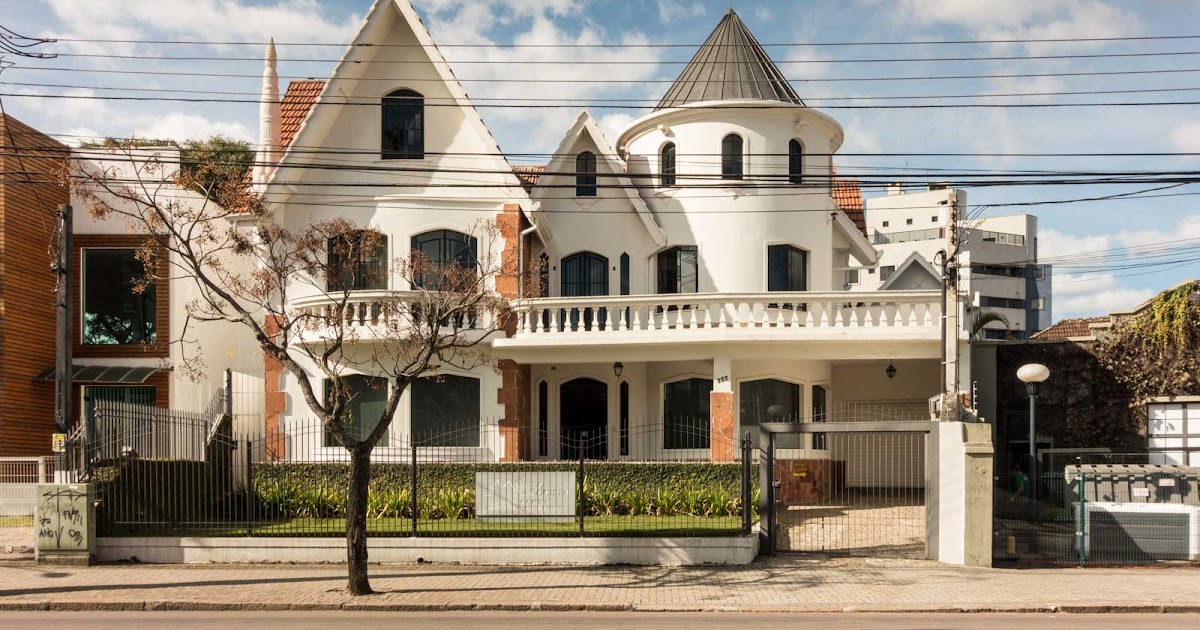 Fotografando Curitiba Mais uma casa com torre Fotografando Curitiba Mais uma casa com torre