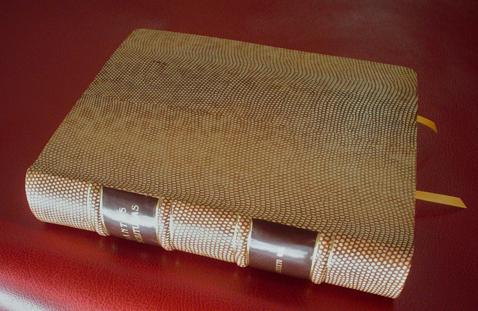 Encuadernación Casa del Artesano: ENCUADERNACIÓN DE BIBLIAS