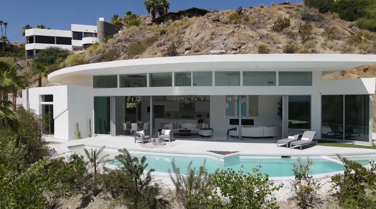 32 Photos vs. Palm Springs, CA Luxury Home Interior Design Tour By Brian Foster