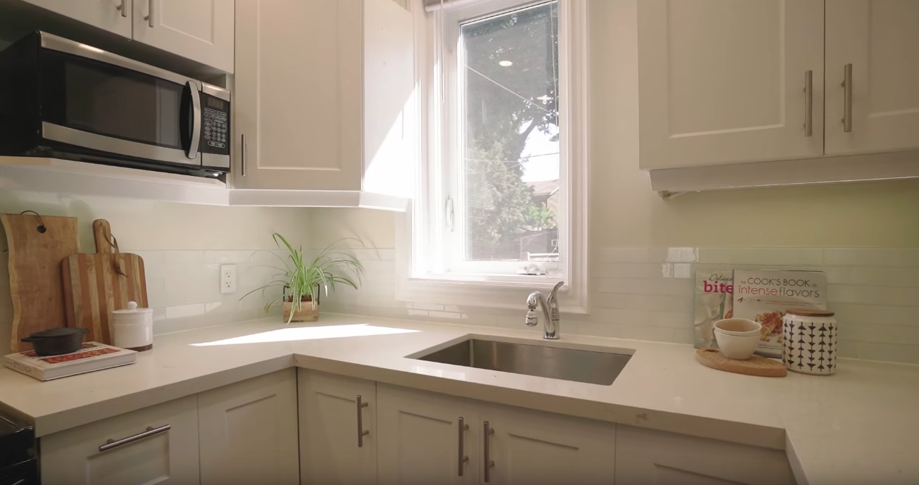 15 Photos vs. 93 Birchcliff Avenue, Toronto Home Interior Design Tour