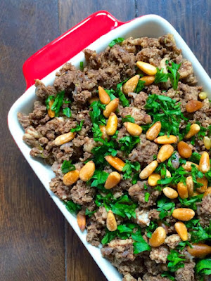 Lebanese Hushwee – Ground Beef with Pine Nuts Recipe packed dish made of ground meat cooked in clarified butter then seasoned with cinnamon and Lebanese Hushwee – Ground Beef with Pine Nuts Recipe
