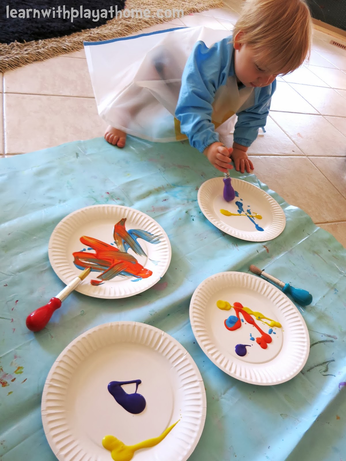 Learn with Play at Home: Baby and Toddler Play: Paper Plate Painting