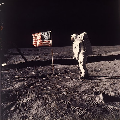 Τι απέγιναν οι σημαίες που κάρφωσαν οι αστροναύτες στη Σελήνη;  