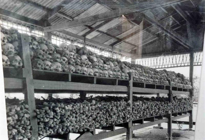 PhotoSkulls_ChoeungEk_826+%2528Medium%25