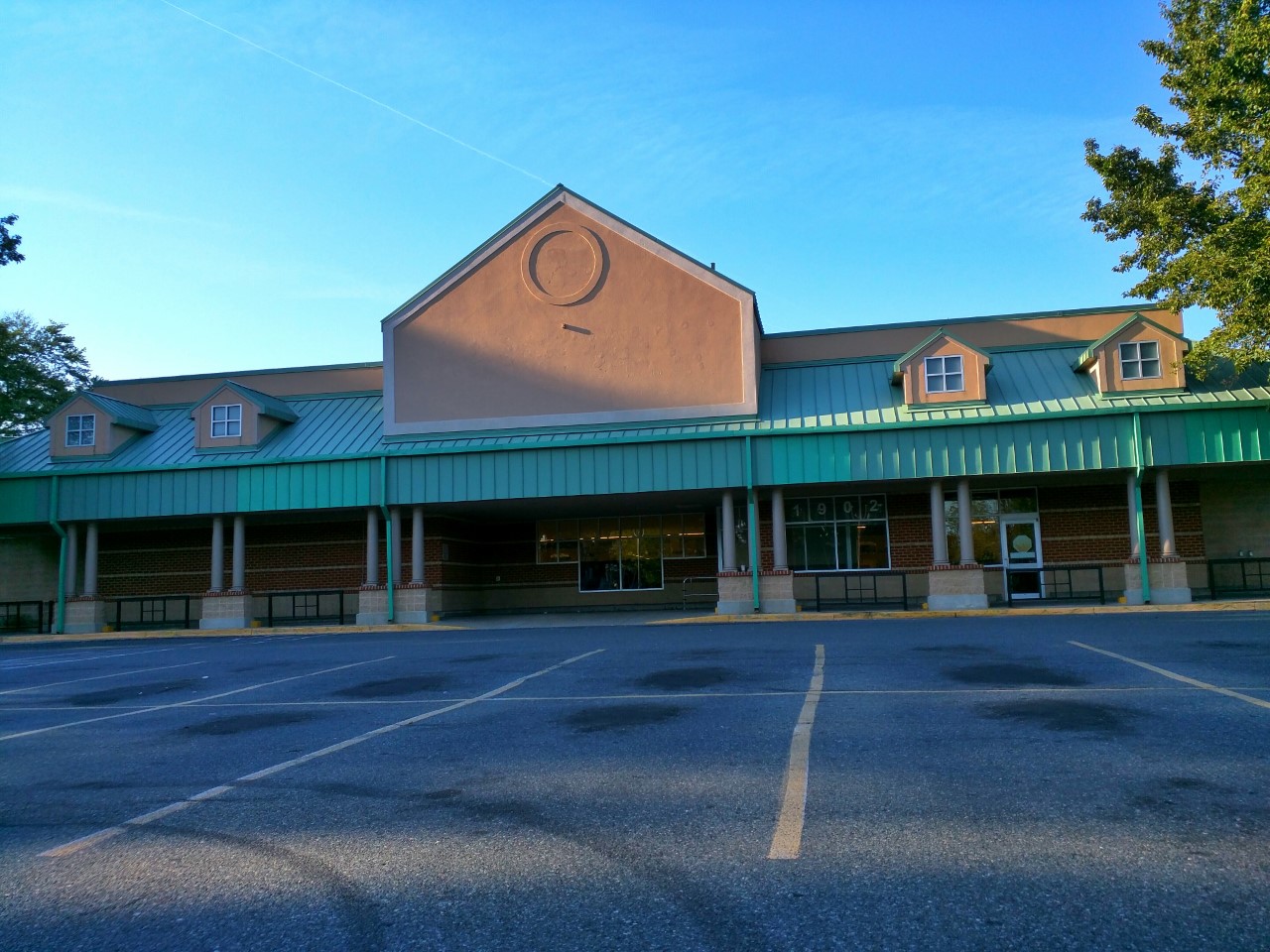 Rockville Nights Abandoned Twinbrook Safeway (Photos)