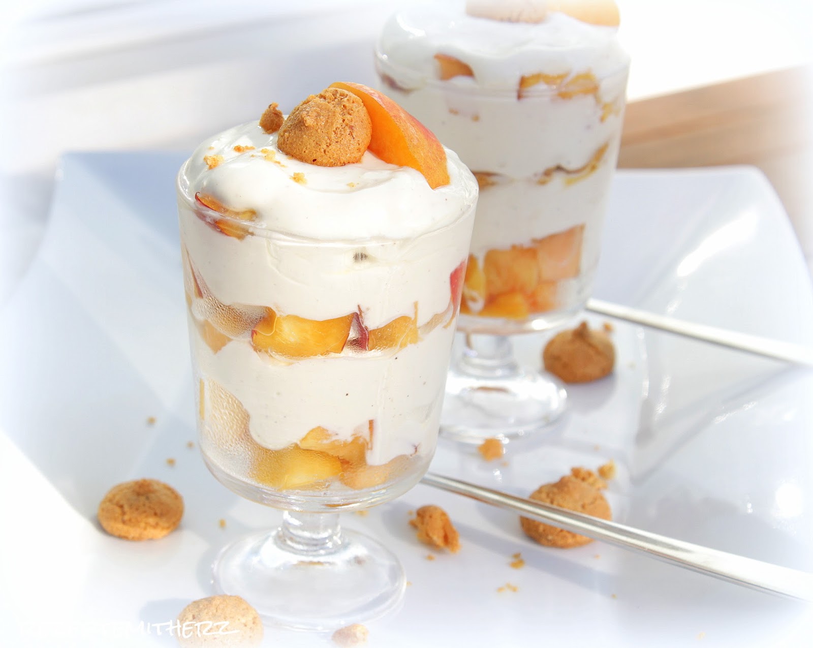 Rezepte mit Herz Nektarinen Schicht Dessert mit Amaretto