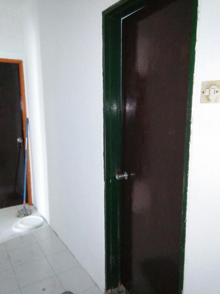 Bilik Sewa Malaysia: Cat Pintu