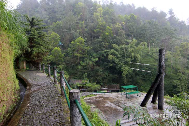 air terjun parang ijo karanganyar