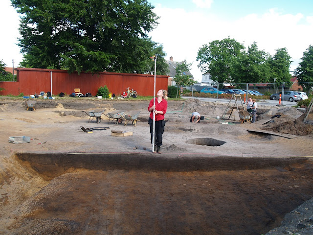 Danish Viking grave reveals archaeological mysteries Danish Viking grave reveals archaeological mysteries