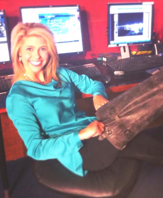 Chief Meteorologist Nikki-Dee Ray Of KLBK in Lubbock, Texas Is READY For AN...