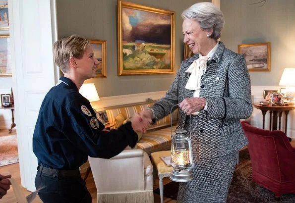 Danish Princess Benedikte received the Peace Light 2018 and the Silver Lapel Pin. Sct. Georgs Gilderne (St. George Guild - former Scouts)