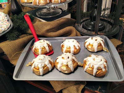 http://www.trendyornaments.com/cinnamon-roll-christmas-ornament-old-world-christmas.html