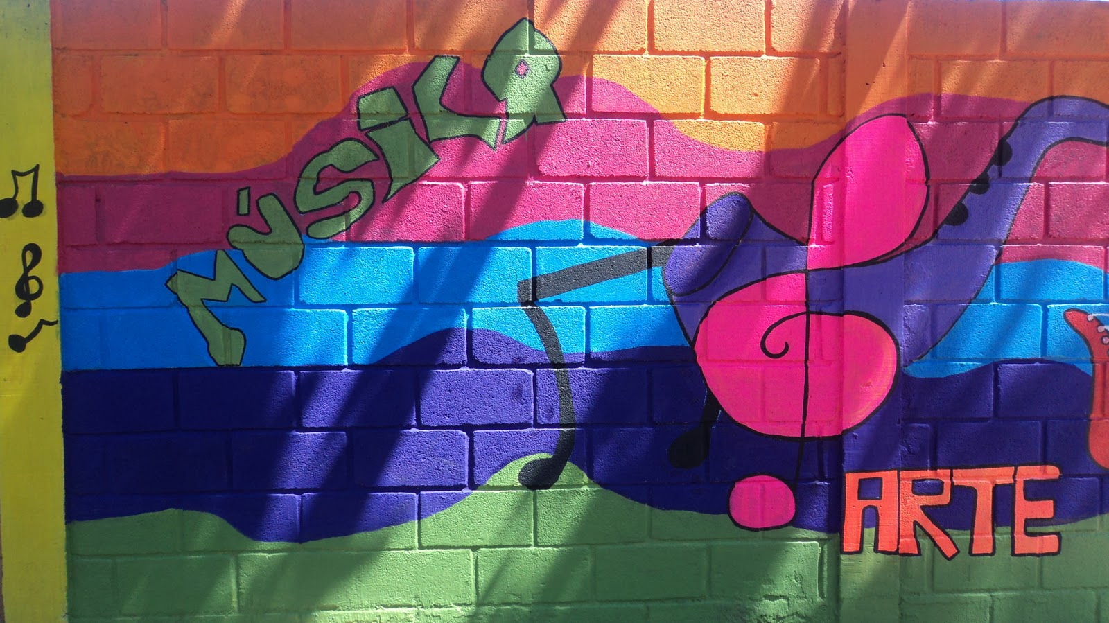 Mundo Integrada Intervenção Artística no muro