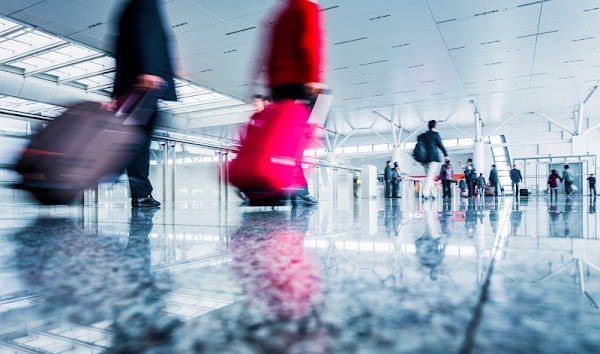 RYANAIR: NUOVE REGOLE BAGAGLIO A MANO E DA STIVA RYANAIR: NUOVE REGOLE BAGAGLIO A MANO E DA STIVA