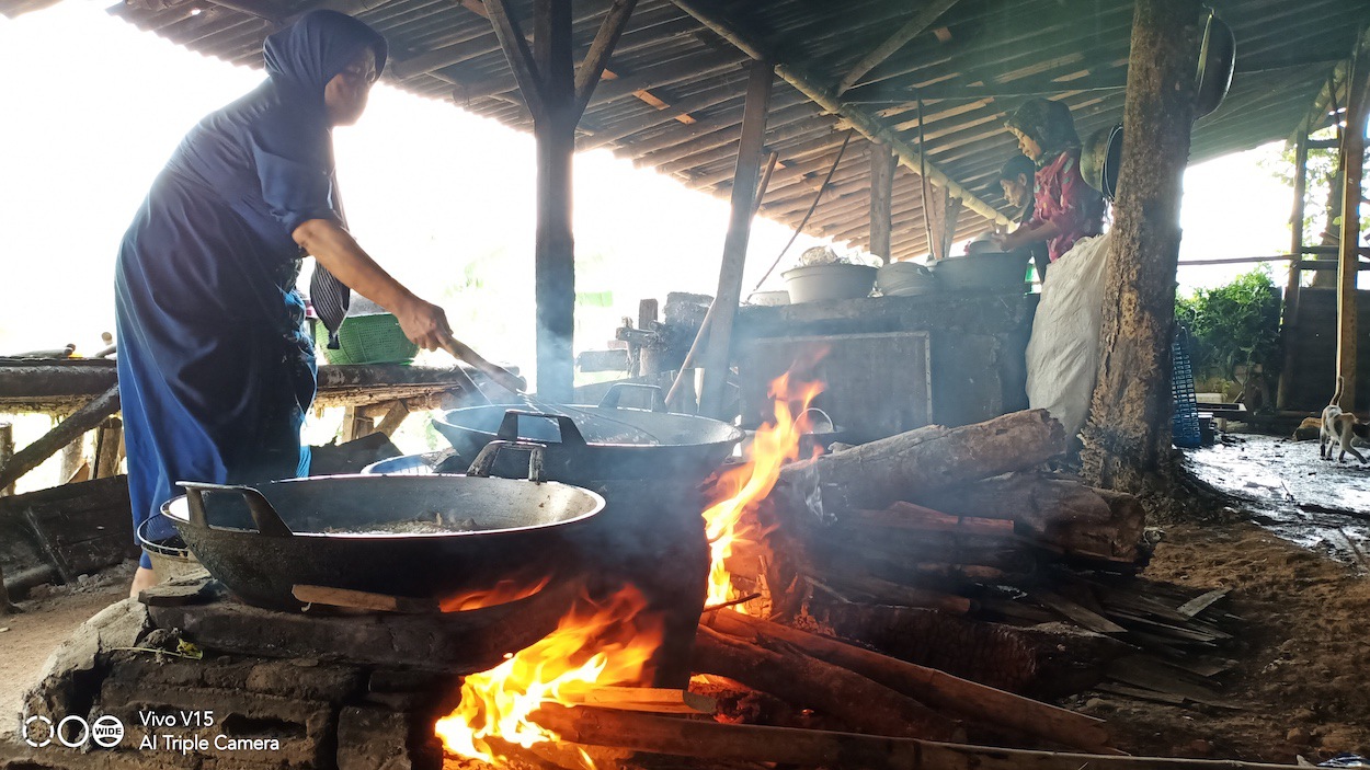 Rm Ikan Cere Ibu Tini Cisauk Perpaduan Sempurna Gurih Renyahnya Ikan Dan Sambel Dadak