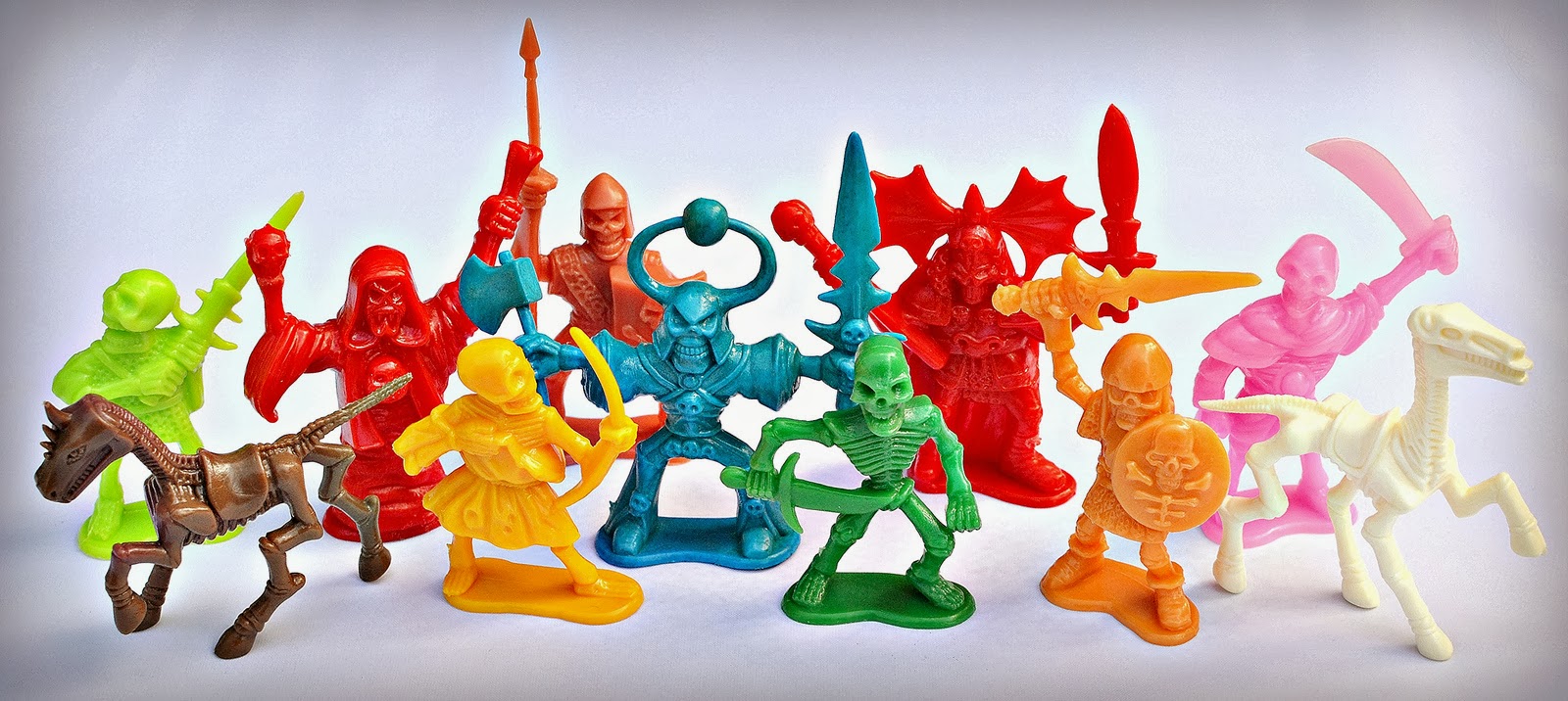little plastic figures