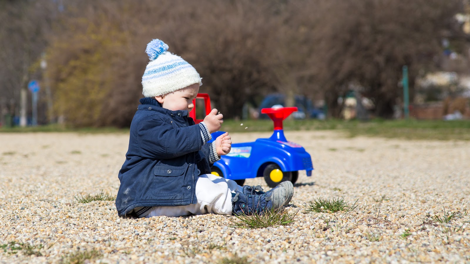 Fiam a játszótéren
