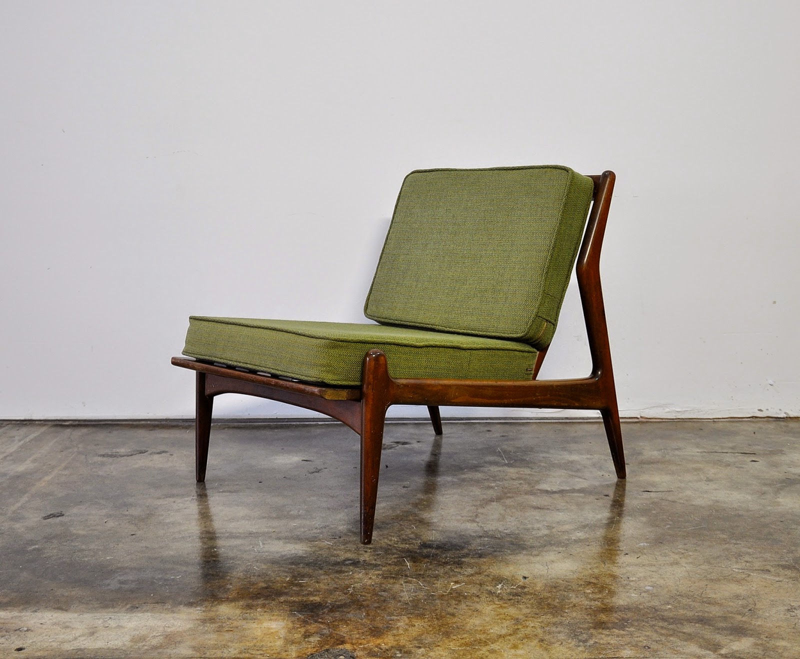 SELECT MODERN Ib KofodLarsen Slipper Chair