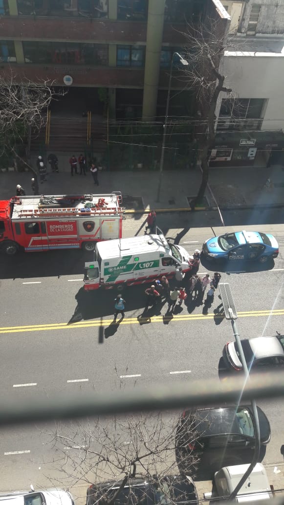 Incendio en una escuela de Caballito por un cortocircuito en el baño de las nenas