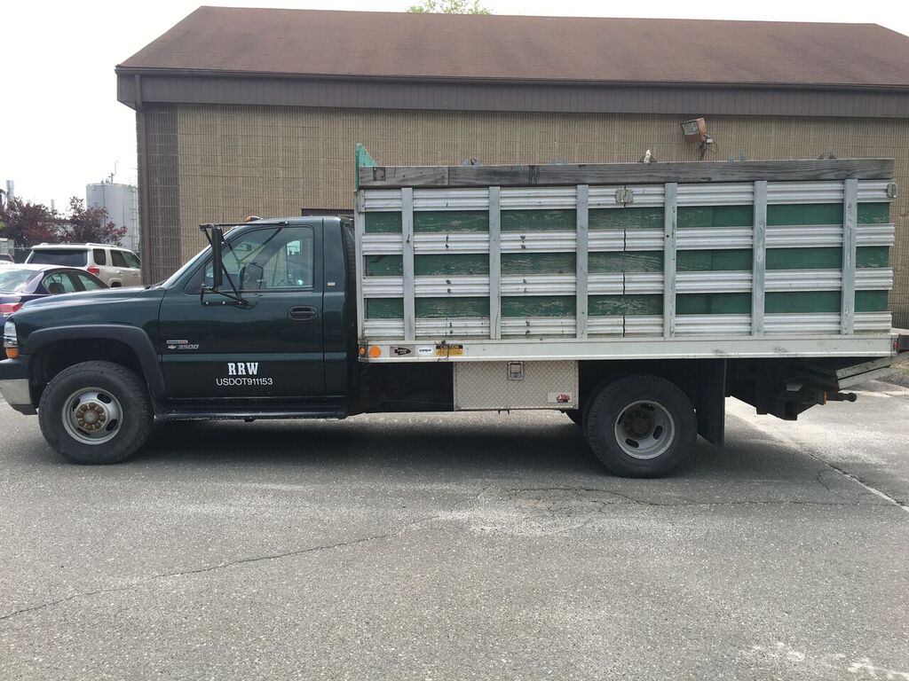 Newsearch Equipment & Salvage 2001 Chevrolet 3500 4 Wheel Drive Diesel