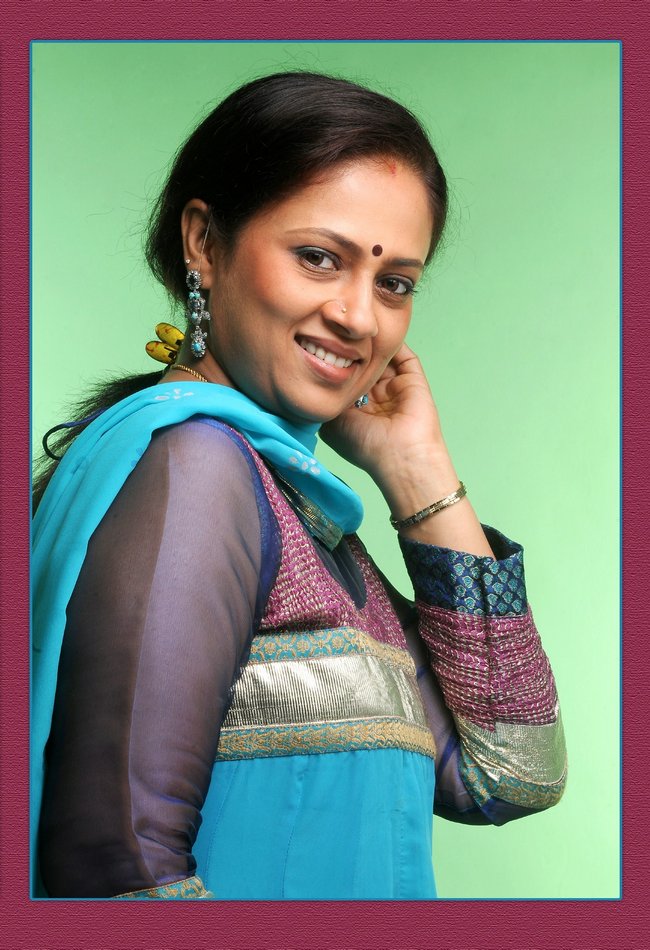 Actress Lakshmi Ramakrishnan Hot Photoslatest Telugu