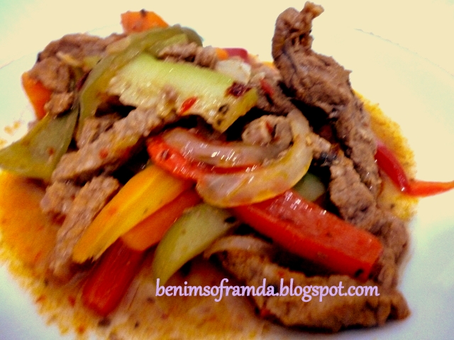 Benim Soframda&hellip; SEBZELİ, BİBERLİ JÜLYEN ET SOTE