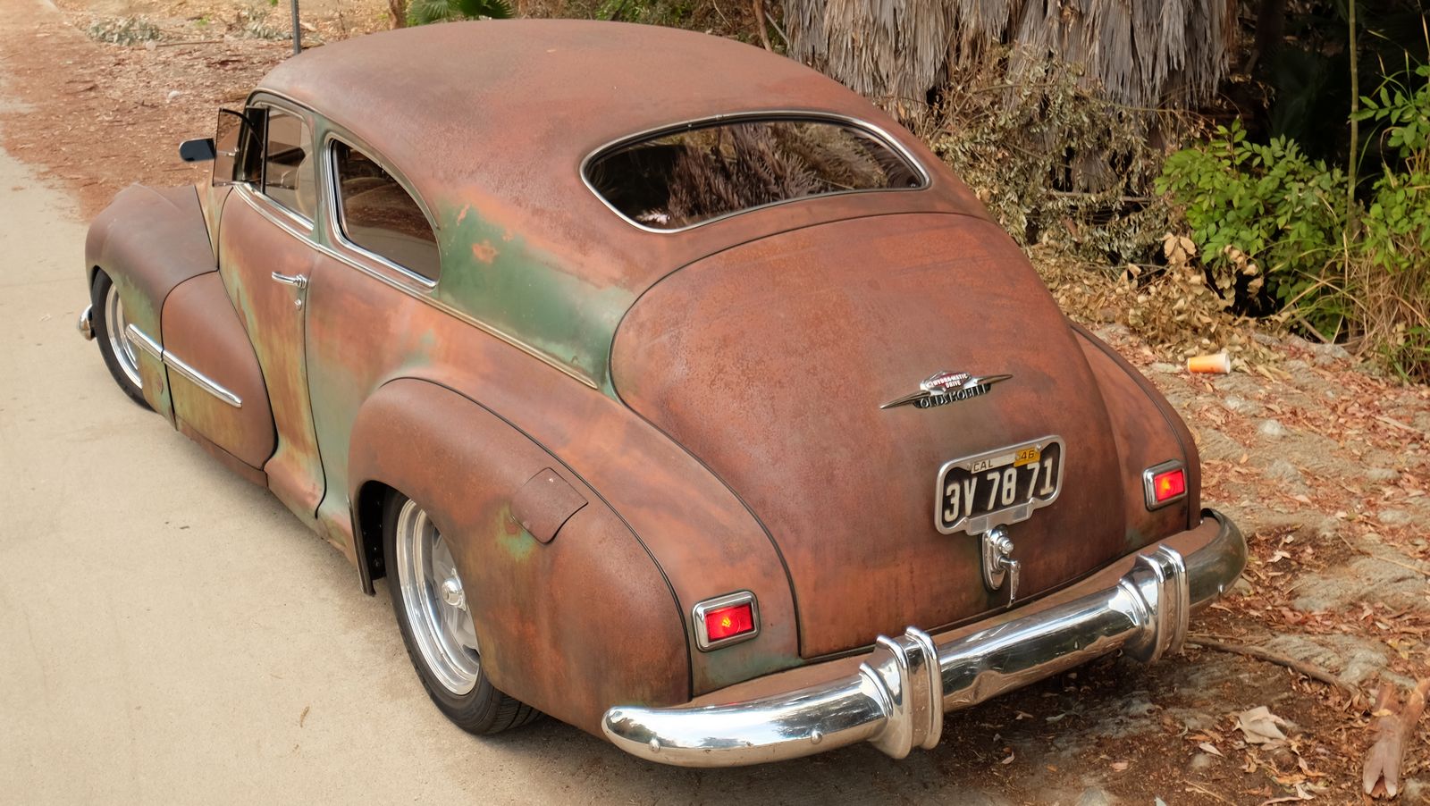 How Much Does A Car Weigh >> ICON's Derelict Oldsmobile Perfectly Combines Old And New | carscoops.com How Much Does A Car Weigh >> ICON's Derelict Oldsmobile Perfectly Combines Old And New | carscoops.com