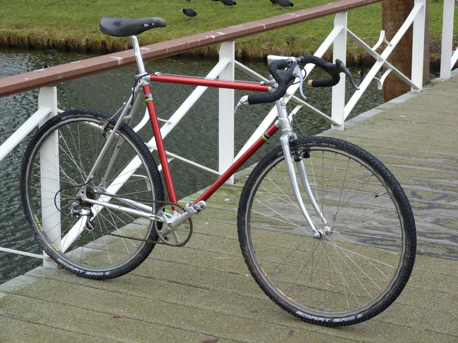 small cyclocross bike