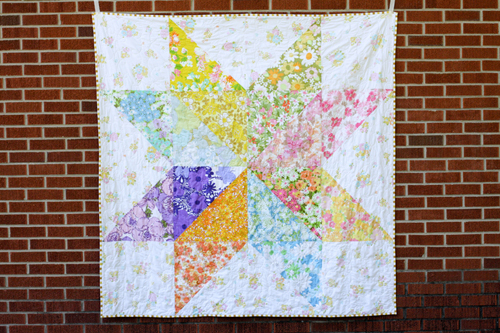 http://www.incolororder.com/2011/08/giant-vintage-star-quilt-tutorial.html