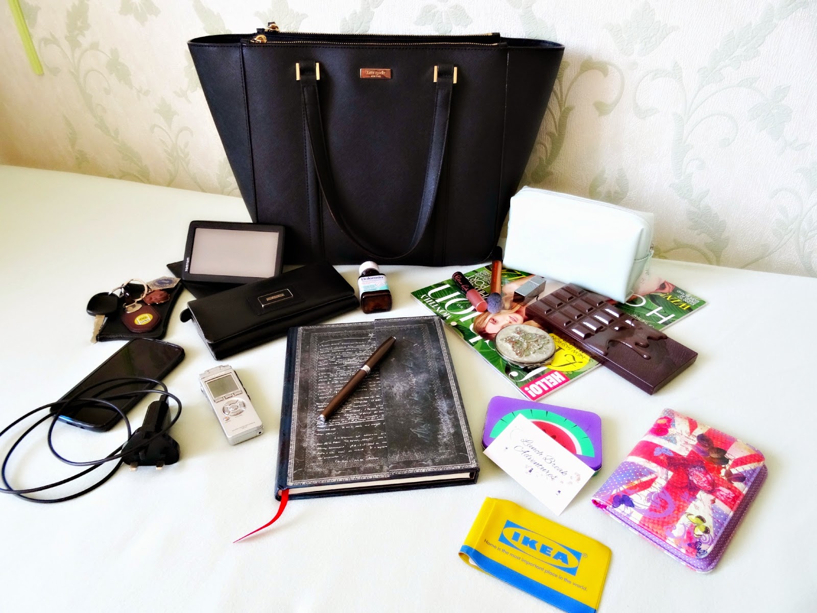 What's In My Handbag? / Style Lingua