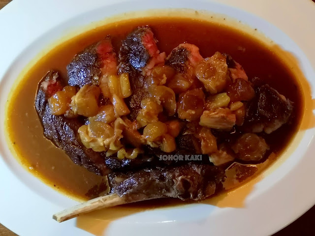 The English House Restaurant by Marco Pierre White in Singapore Grilled Rib of Black Angus Beef