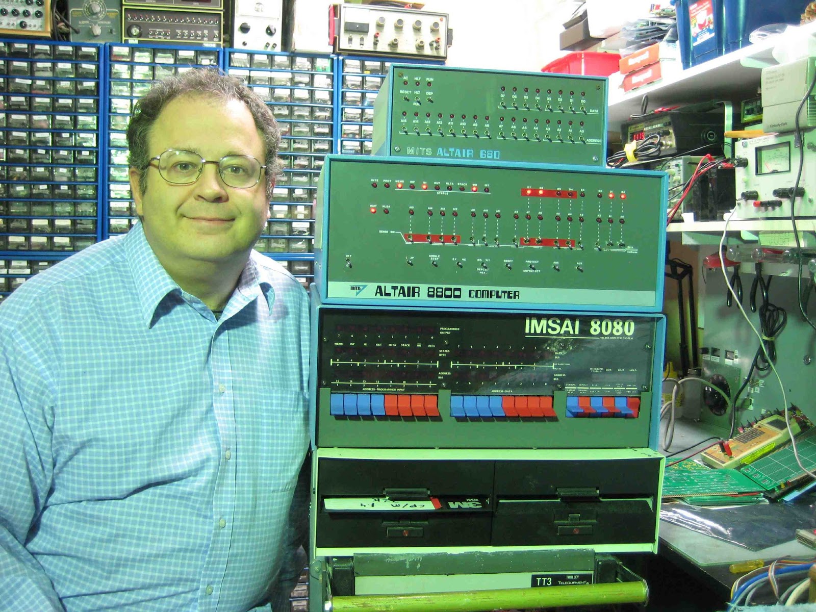 Первый микро. Mits Altair 8800. Altair 8800 компьютер. Микрокомпьютере Altair 8800. Компьютер Альтаир 8800 (Altair).