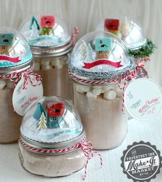 Crafts with Jars: Snow Globe Mason Jar Toppers