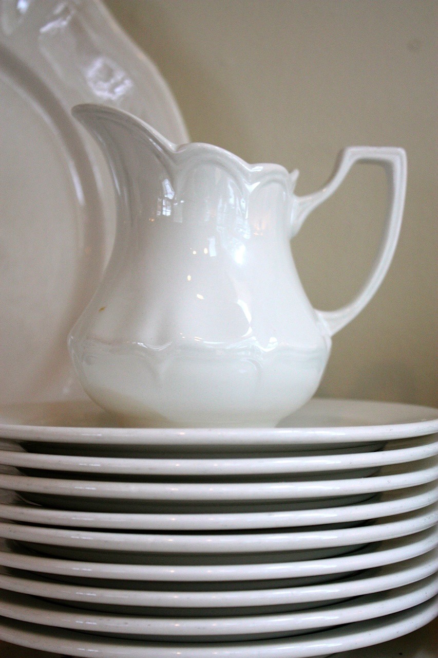 decorating with white dishes Sweet Home