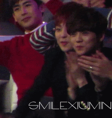 시우민 양손동기화 | 인스티즈