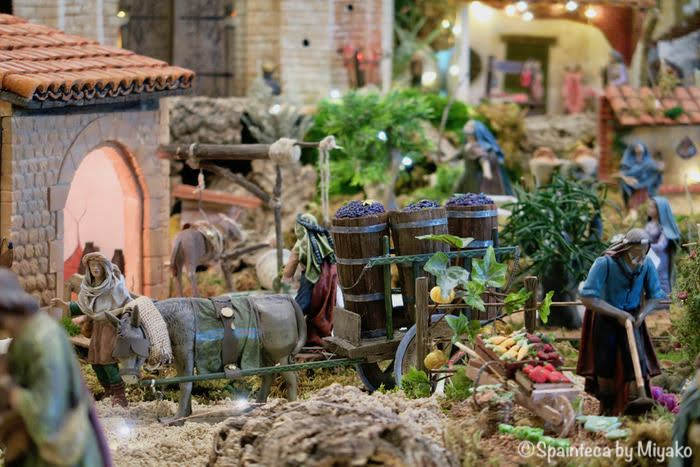 北スペイン・ワイン産地のぶどうの収穫を表現したベレン人形