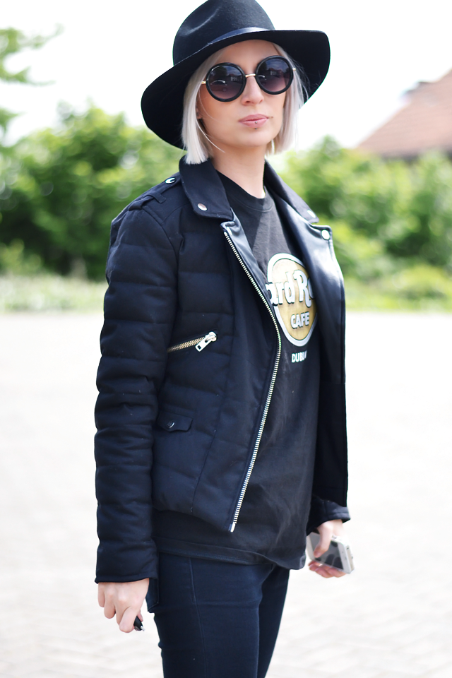 Outfit post by Belgian fashion blogger: The kooples jacket, h&m, black, wool, fedora hat, hard rock cafe, dublin, t-shirt, asos, ridley, skinny jeans, black, white slip on, zara, trends 2015, street style