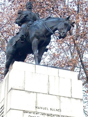 Manuel Bulnes Foto al monumento de Manuel Bulnes montado en caballo