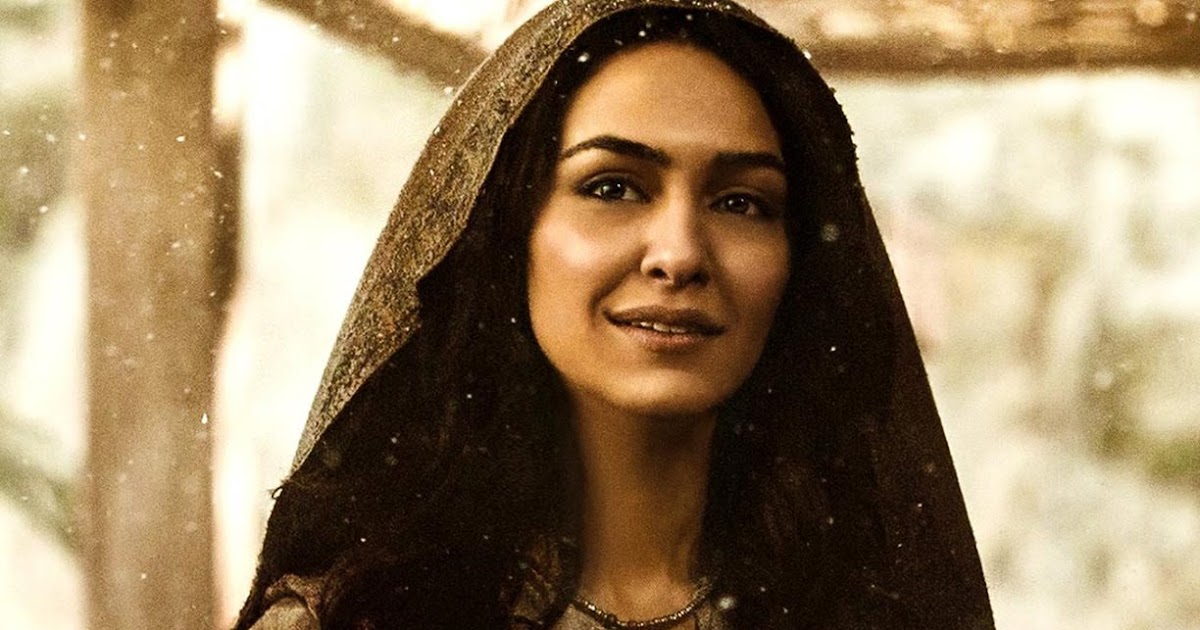 Celebrities, Movies and Games Nazanin Boniadi as Esther BenHur