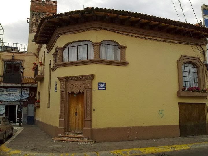 Jaime Ramos Méndez Casa en la plaza de El Teco en Zamora, Michoacán