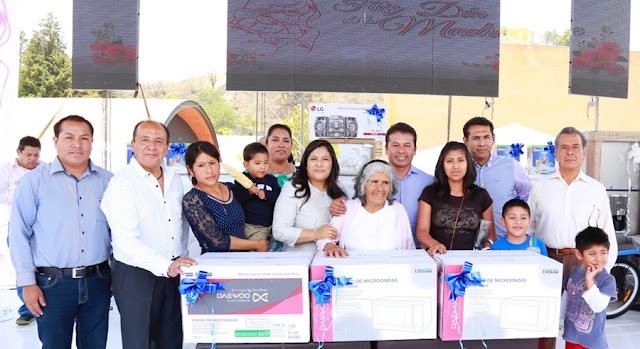 Leo Paisano y Lety Zamora festejan el Día de la Madre en San Andrés Cholula