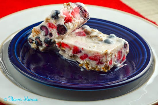 Red, White, and Blue Frozen Yogurt Bars:  Easy, healthy dessert or snack you can enjoy anytime! #frozen #fruit